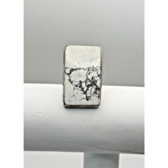Vintage Natural Howlite .925 Stone Ring Sz 9 - 12.08 Grams - Picture 2 of 4
